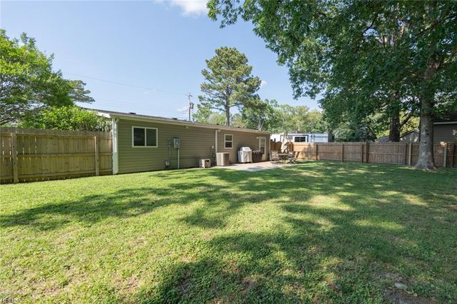 4306 Onawa LN, Chesapeake, VA 23325
