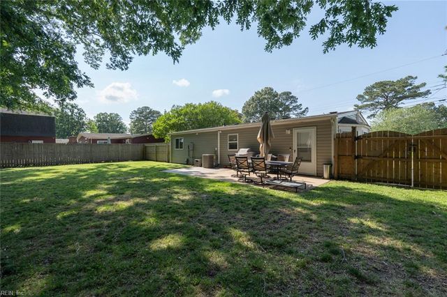 4306 Onawa LN, Chesapeake, VA 23325