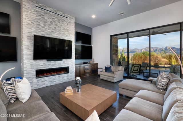 14057 N Flint Peak Drive, Tucson, AZ 85755