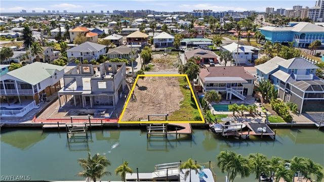 129 Curlew ST, Fort Myers Beach, FL 33931