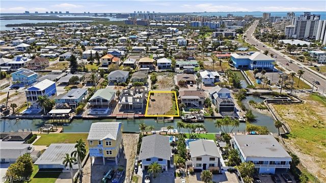 129 Curlew ST, Fort Myers Beach, FL 33931