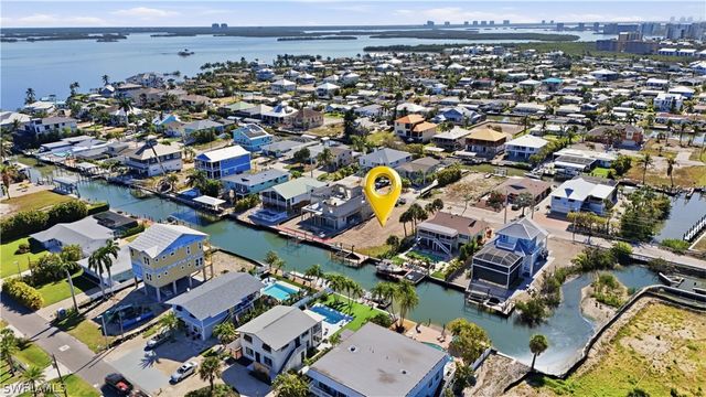 129 Curlew ST, Fort Myers Beach, FL 33931