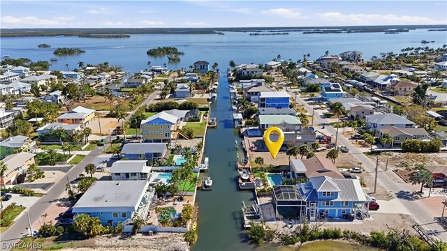 129 Curlew ST, Fort Myers Beach, FL 33931