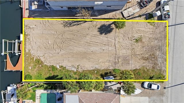 129 Curlew ST, Fort Myers Beach, FL 33931