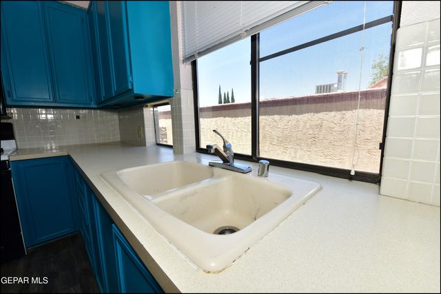 3212 Canyon Point Lane, El Paso, TX 79904