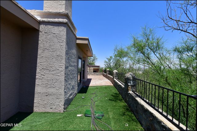 3212 Canyon Point Lane, El Paso, TX 79904