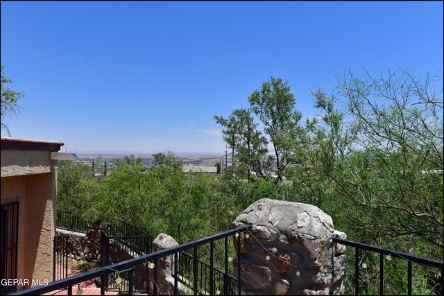 3212 Canyon Point Lane, El Paso, TX 79904