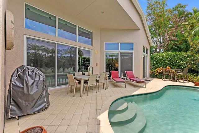 6533 Somerset Circle, Boca Raton, FL 33496
