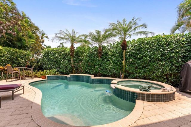 6533 Somerset Circle, Boca Raton, FL 33496