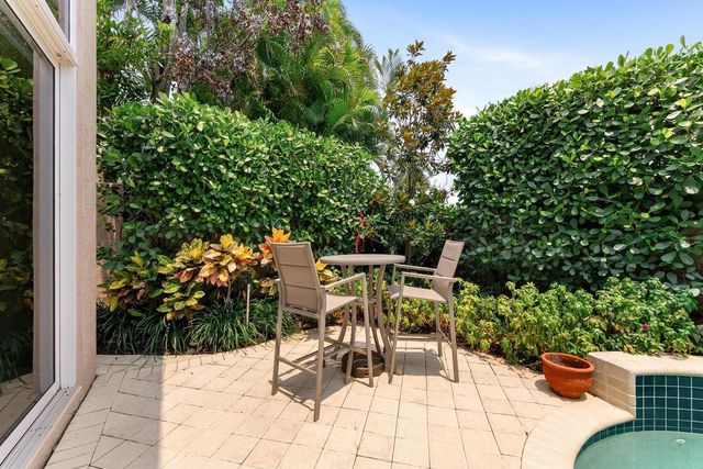 6533 Somerset Circle, Boca Raton, FL 33496