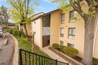 2034 Swallow Hill Rd 420, Pittsburgh, PA 15220