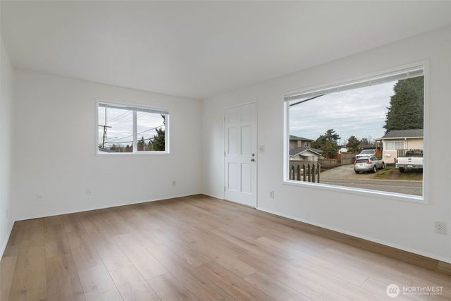 2815 - 2817 NE 7th Street, Renton, WA 98056