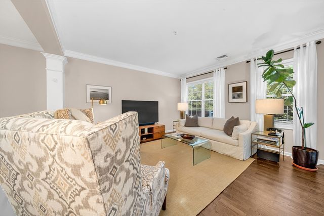 174 Haverhill St 314, Andover, MA 01810