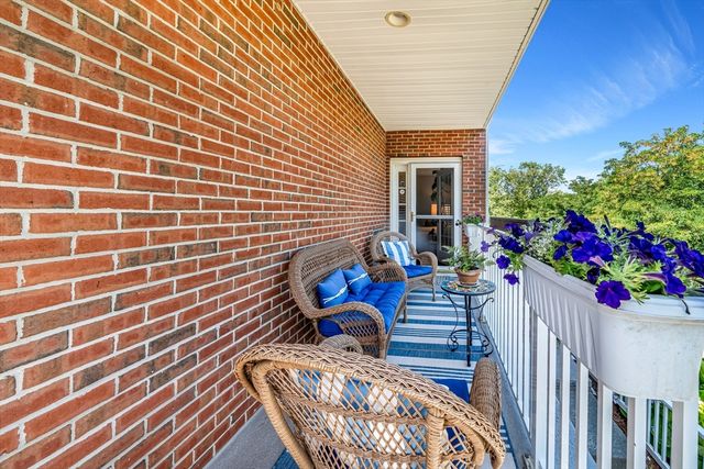 174 Haverhill St 314, Andover, MA 01810