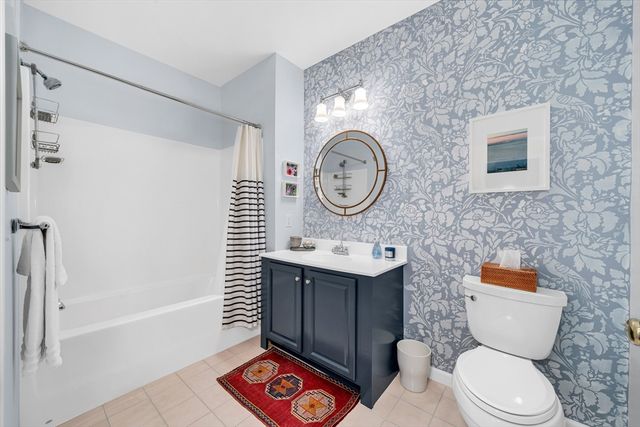 174 Haverhill St 314, Andover, MA 01810