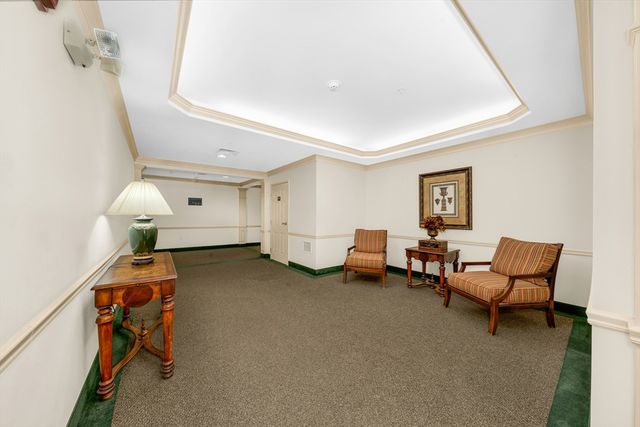 174 Haverhill St 314, Andover, MA 01810