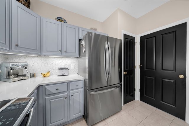 174 Haverhill St 314, Andover, MA 01810
