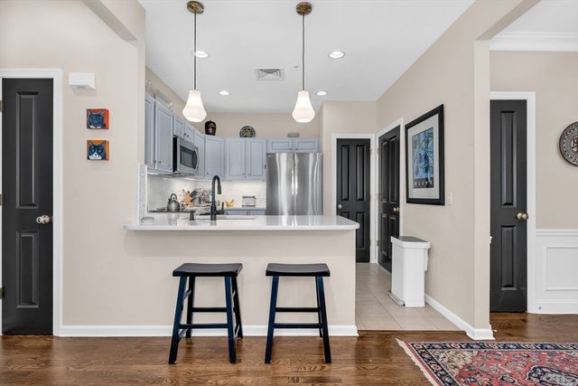 174 Haverhill St 314, Andover, MA 01810