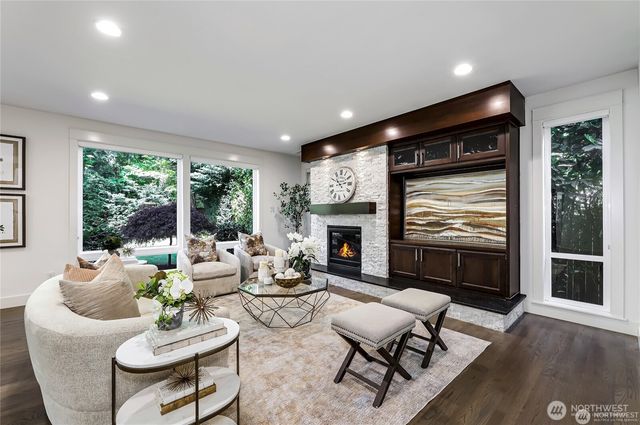 9818 NE 24th Street, Bellevue, WA 98004