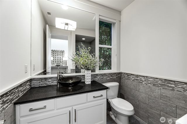 9818 NE 24th Street, Bellevue, WA 98004