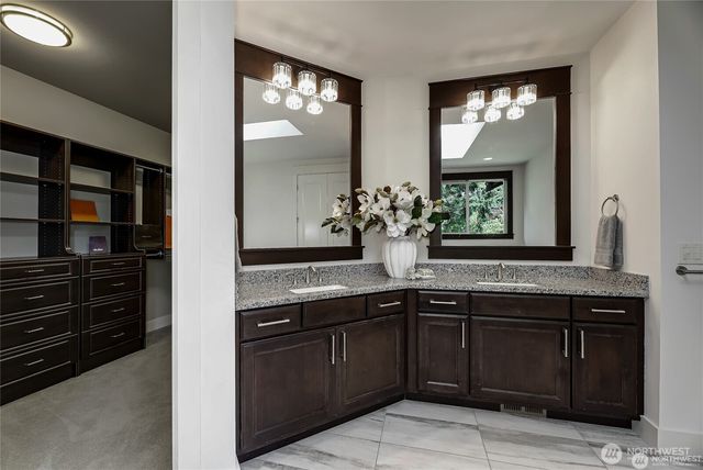 9818 NE 24th Street, Bellevue, WA 98004