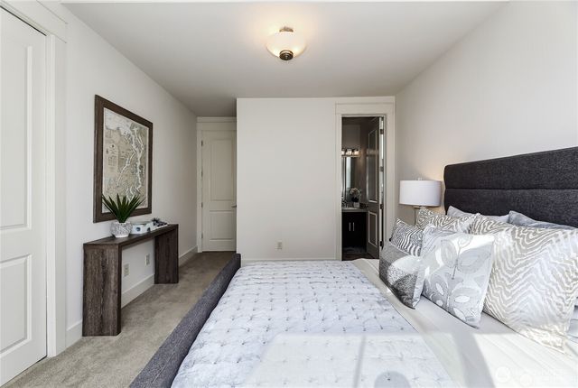 9818 NE 24th Street, Bellevue, WA 98004