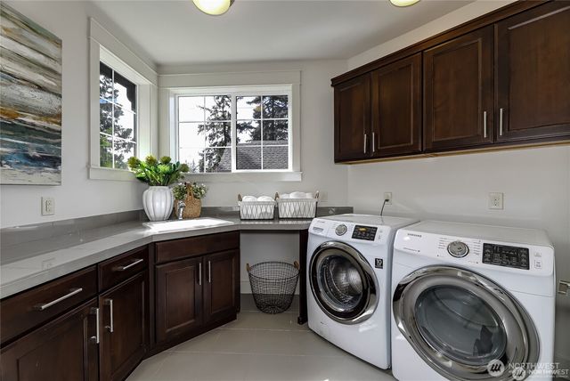 9818 NE 24th Street, Bellevue, WA 98004