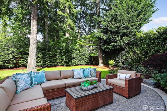 9818 NE 24th Street, Bellevue, WA 98004