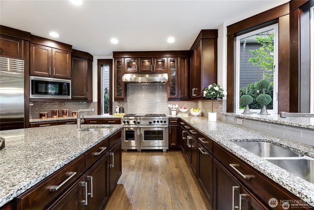 9818 NE 24th Street, Bellevue, WA 98004