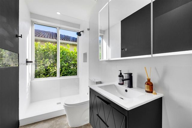 6014 SW 22nd St, Miami, FL 33155