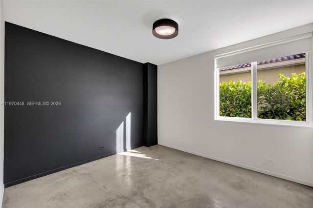 6014 SW 22nd St, Miami, FL 33155