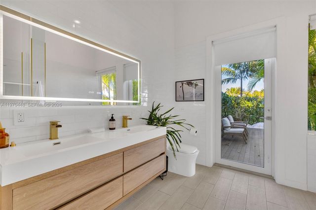 6014 SW 22nd St, Miami, FL 33155