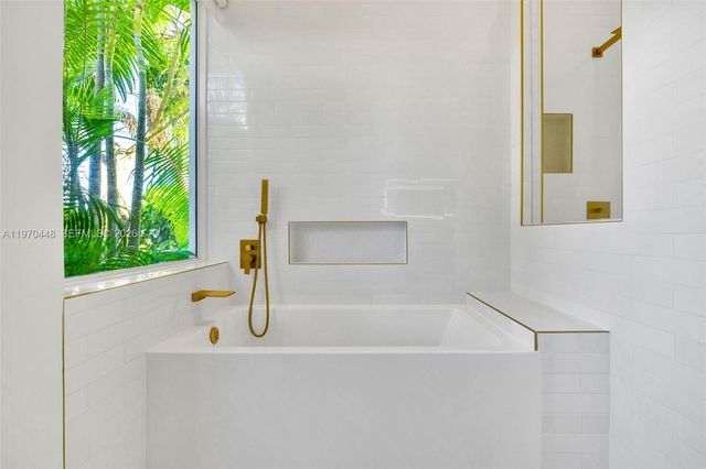 6014 SW 22nd St, Miami, FL 33155