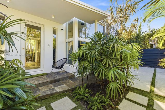 6014 SW 22nd St, Miami, FL 33155