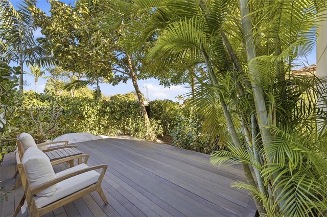 6014 SW 22nd St, Miami, FL 33155