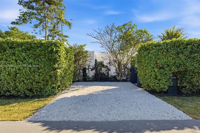 6014 SW 22nd St, Miami, FL 33155