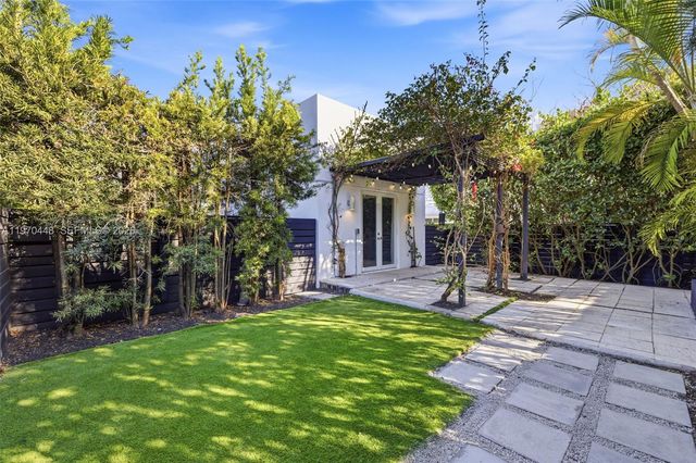 6014 SW 22nd St, Miami, FL 33155