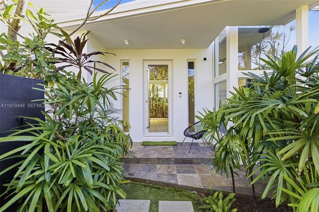 6014 SW 22nd St, Miami, FL 33155