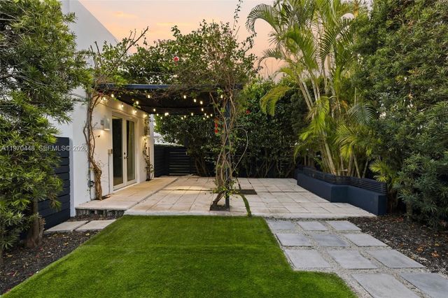 6014 SW 22nd St, Miami, FL 33155