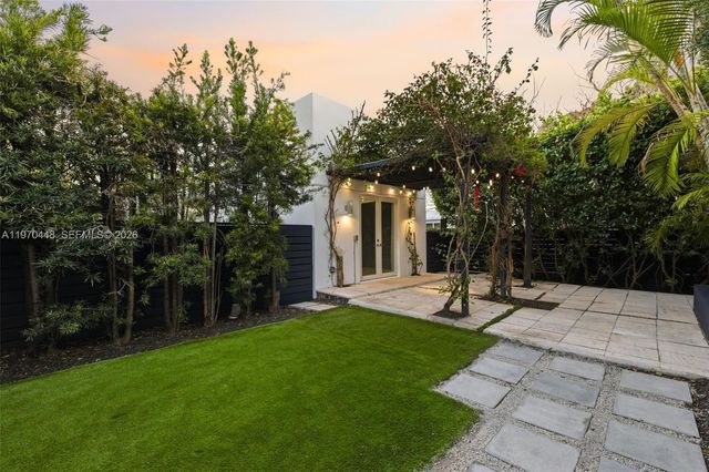 6014 SW 22nd St, Miami, FL 33155