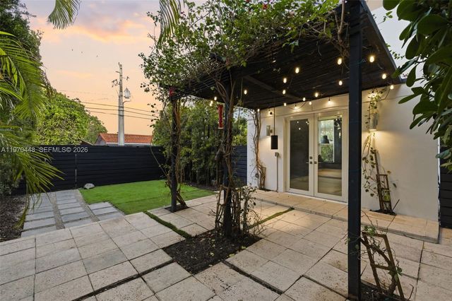 6014 SW 22nd St, Miami, FL 33155