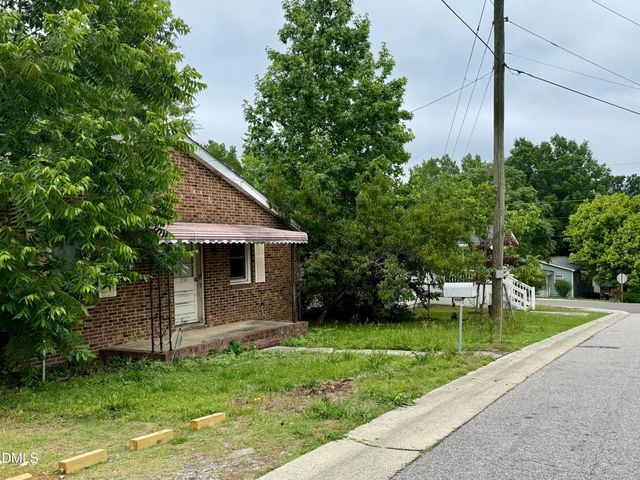 502 1st Street, Apex, NC 27502