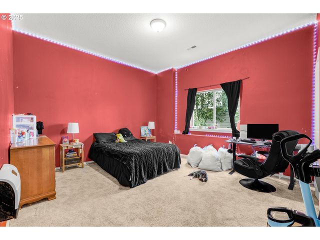 731 Se FOREST GLEN Rd, Estacada, OR 97023