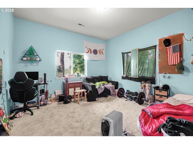 731 Se FOREST GLEN Rd, Estacada, OR 97023
