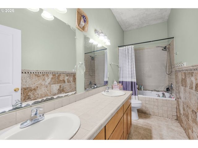 731 Se FOREST GLEN Rd, Estacada, OR 97023