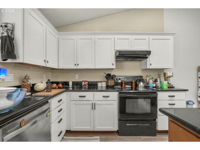 731 Se FOREST GLEN Rd, Estacada, OR 97023