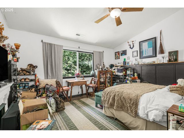 731 Se FOREST GLEN Rd, Estacada, OR 97023