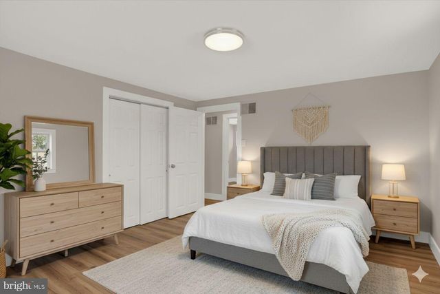 127 LAKEVIEW DR, Carlisle, PA 17013