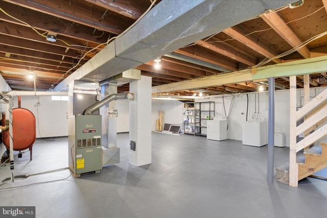 127 LAKEVIEW DR, Carlisle, PA 17013