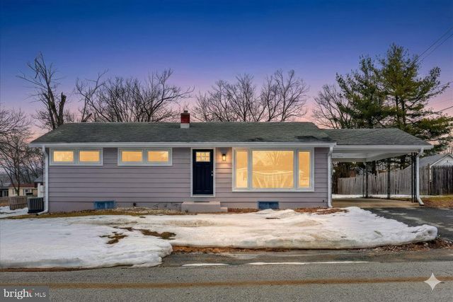 127 LAKEVIEW DR, Carlisle, PA 17013